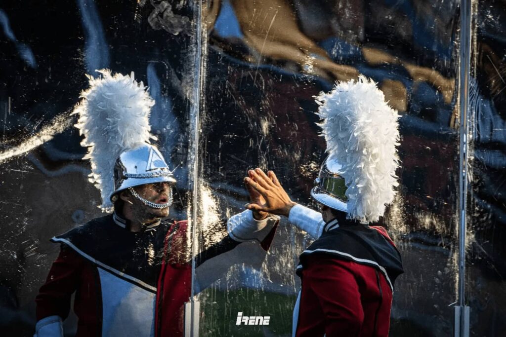 Mirrors Start Show